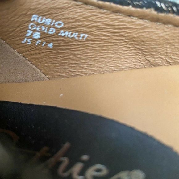 Earthies Rubio Black Gold Leather Hidden Wedge Ballet Flats Flower Shoes Size 7 - Picture 5 of 6